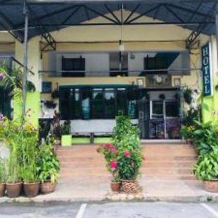 Oyo 90760 Lily Haven Hotel Tanah Rata Εξωτερικό φωτογραφία